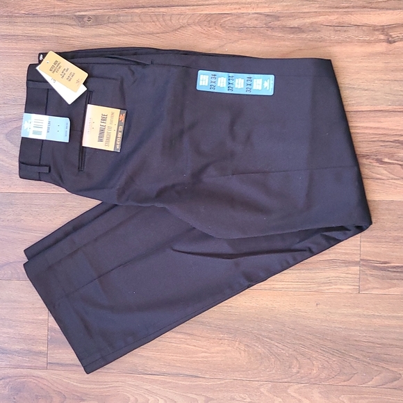 Dockers Other - Dockers Insignia Straight khakis